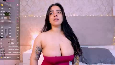 Kamila Betancourt online show from October 1, 2025, 1:17 pm