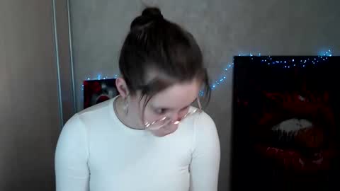 kamilla_love_ online show from April 3, 2026, 1:09 pm