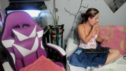 Kamila online show from September 27, 2025, 11:43 pm