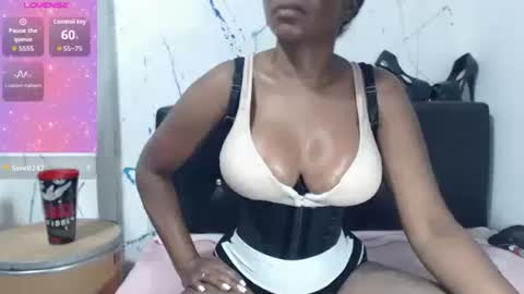 Paola online show from April 15, 2026, 9:15 pm