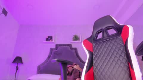 Karely online show from April 3, 2026, 4:38 pm