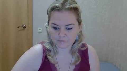 karennelsonx online show from September 29, 2025, 1:05 pm