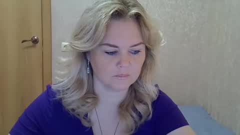 karennelsonx online show from October 6, 2025, 7:28 am