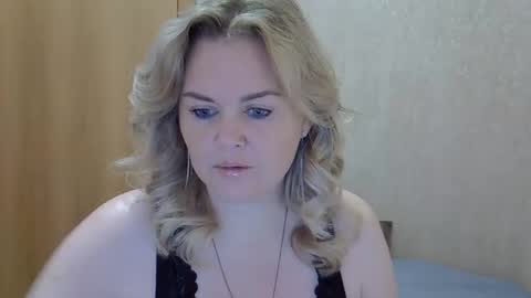 karennelsonx online show from October 7, 2025, 8:22 am