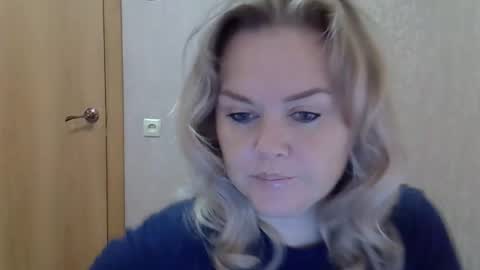 karennelsonx online show from October 13, 2025, 6:57 am