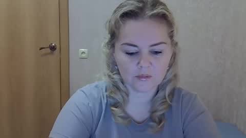 karennelsonx online show from November 25, 2025, 12:27 pm