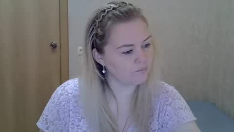 Snapshot of karennelsonx chatting on June 15, 2026, 8:16 am karennelsonx online show from June 15, 2026, 8:16 am