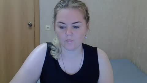Snapshot of karennelsonx chatting on June 23, 2026, 7:28 am karennelsonx online show from June 23, 2026, 7:28 am