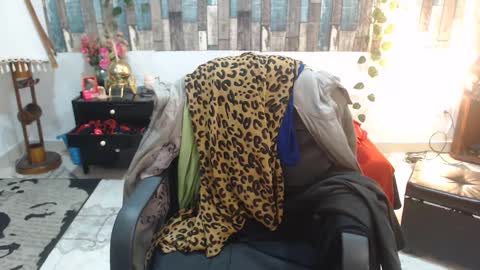 karima_sarabe online show from October 3, 2025, 9:01 pm