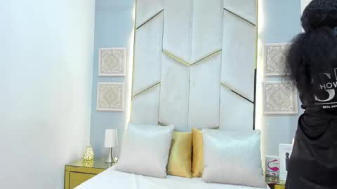 karinaacox online show from April 14, 2026, 12:44 pm