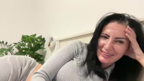 Snapshot of karinablair chatting on December 15, 2024, 8:25 pm Karina online show from December 15, 2024, 8:25 pm