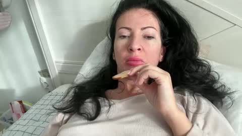 Karina online show from March 14, 2026, 6:52 am