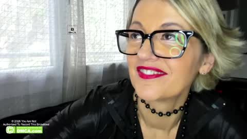 Snapshot of karinabrando chatting on May 4, 2026, 8:43 am karinabrando online show from May 4, 2026, 8:43 am
