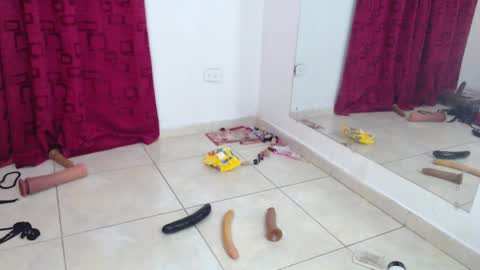 Snapshot of karinasimonz chatting on February 28, 2025, 11:45 pm KarinaSimonz online show from February 28, 2025, 11:45 pm