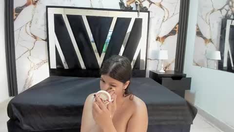 Snapshot of karinasimonz chatting on October 1, 2025, 7:42 pm KarinaSimonz online show from October 1, 2025, 7:42 pm