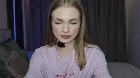 karinchik544 online show from November 11, 2025, 1:55 pm