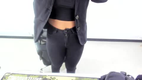 karla_cg online show from October 7, 2025, 2:47 pm