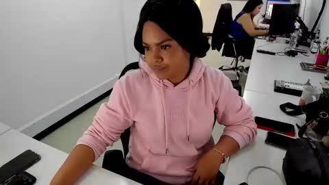 karla_cg online show from June 4, 2026, 5:52 pm