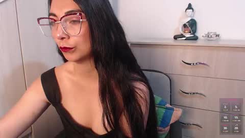 Snapshot of karla_hernandez chatting on December 16, 2025, 10:09 am Karla online show from December 16, 2025, 10:09 am