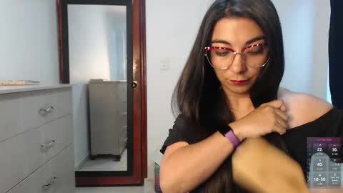 Snapshot of karla_hernandez chatting on December 21, 2025, 11:50 am Karla online show from December 21, 2025, 11:50 am