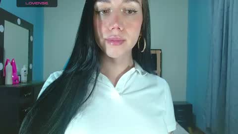 Snapshot of karla_zambrano chatting on May 2, 2026, 7:19 pm karla online show from May 2, 2026, 7:19 pm