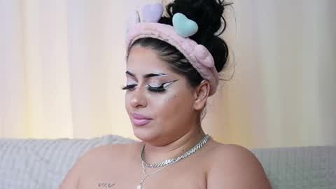  Karla  online show from October 6, 2025, 11:35 pm