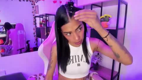 karlaslutskinny__ online show from February 7, 2026, 9:18 pm