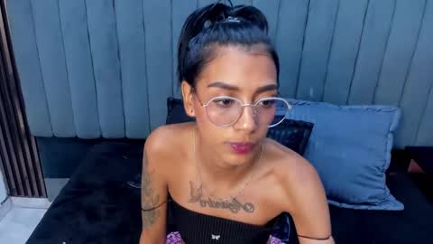 karlaslutskinny__ online show from April 10, 2026, 9:52 pm
