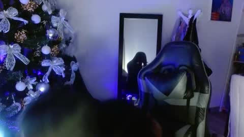 Snapshot of karlavittar chatting on December 2, 2025, 12:54 pm karlavittar online show from December 2, 2025, 12:54 pm