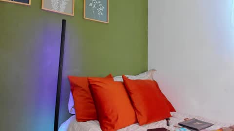 Karlye online show from May 18, 2026, 11:49 am