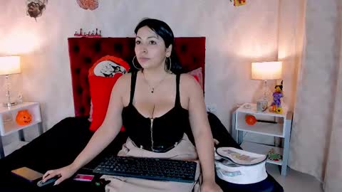 Karly Print online show from October 29, 2025, 1:02 pm