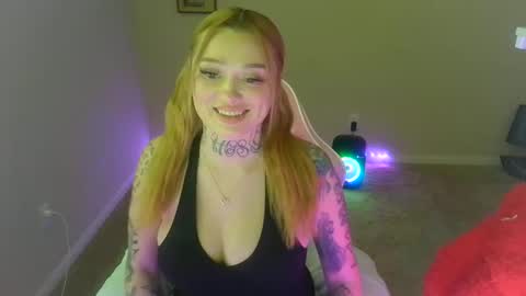 karmathevixen0304 online show from May 6, 2026, 9:42 pm