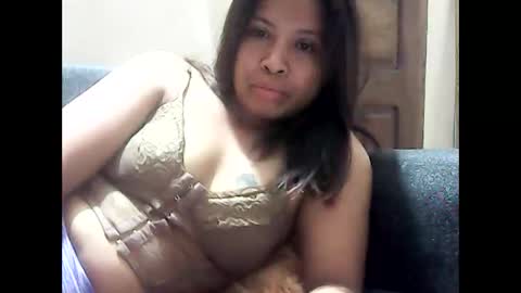 Snapshot of karmellah chatting on April 17, 2026, 10:24 pm Karmellah online show from April 17, 2026, 10:24 pm