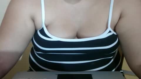 Snapshot of karolbb21 chatting on February 12, 2026, 1:28 pm karolbb21 online show from February 12, 2026, 1:28 pm