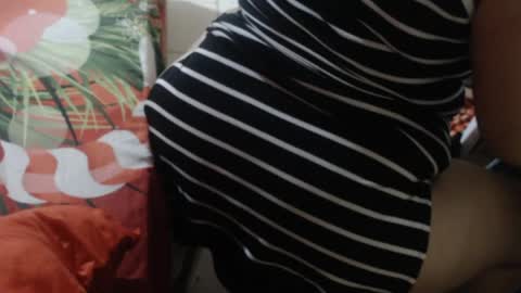 karolbb21 online show from April 2, 2026, 11:02 pm