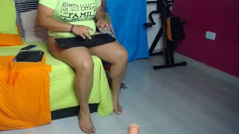 Snapshot of karolhot916 chatting on February 9, 2025, 4:14 am karol online show from February 9, 2025, 4:14 am