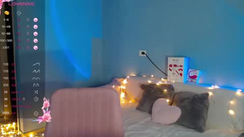 Kira online show from April 6, 2026, 4:46 am