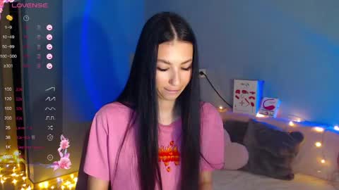Snapshot of karolina_hottie_ chatting on May 19, 2026, 1:56 am Kira online show from May 19, 2026, 1:56 am