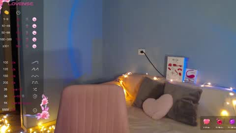 Snapshot of karolina_hottie_ chatting on May 22, 2026, 2:19 am Kira online show from May 22, 2026, 2:19 am