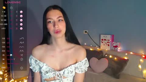 Snapshot of karolina_hottie_ chatting on June 2, 2026, 1:51 am Kira online show from June 2, 2026, 1:51 am