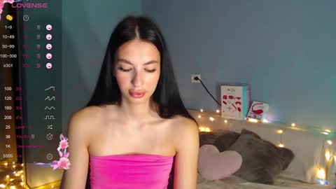 Snapshot of karolina_hottie_ chatting on July 4, 2026, 2:18 am Kira online show from July 4, 2026, 2:18 am