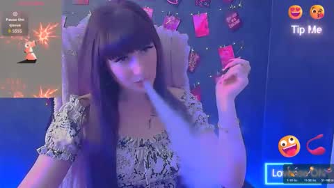 Caroline online show from April 8, 2026, 11:32 am