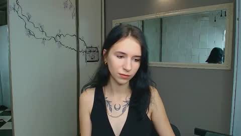 Karolina online show from December 11, 2024, 6:58 am