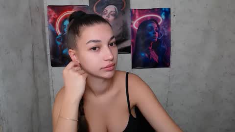 Karolina online show from September 26, 2025, 5:00 am