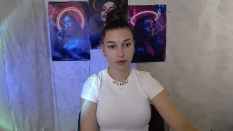 Karolina online show from October 17, 2025, 5:21 am