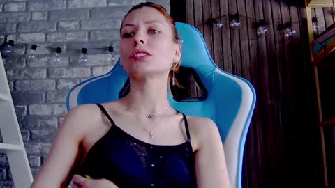 Snapshot of karoline121 chatting on February 21, 2025, 9:13 am karoline121 online show from February 21, 2025, 9:13 am