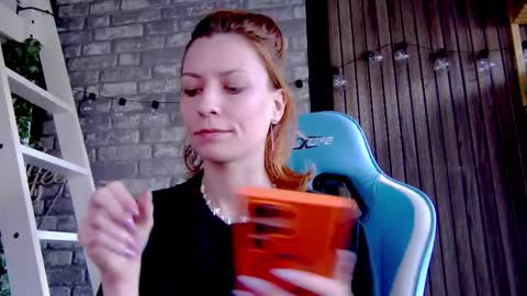 Snapshot of karoline121 chatting on March 3, 2025, 11:22 am karoline121 online show from March 3, 2025, 11:22 am