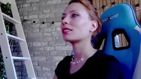 karoline121 online show from March 4, 2025, 1:17 pm