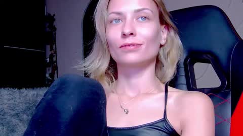 karoline121 online show from October 7, 2025, 9:34 pm