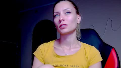 karoline121 online show from October 14, 2025, 4:08 pm